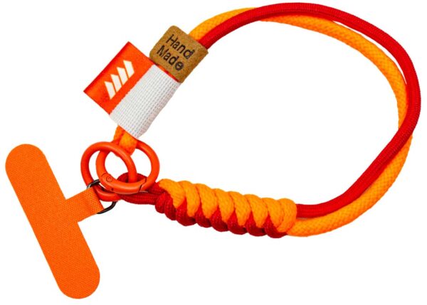 Krótka, pleciona smycz paracord z metalowymi kółkami i spersonalizowanym uchwytem na telefon z logo firmy. Kolor dostępny z palety Pantone (pomarańczowy). Dostępny w AMGS Group.