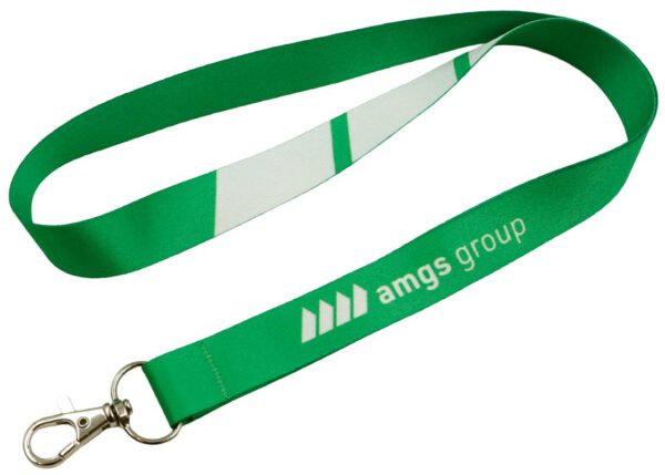 Zielona smycz poliestrowa nadrukowana w technologii sublimacji, zakończona metalowym karabińczykiem. Od AMGS Group